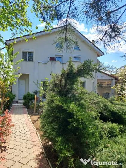 Casă cu 5 camere cu Teren 500 Mp în Roșu