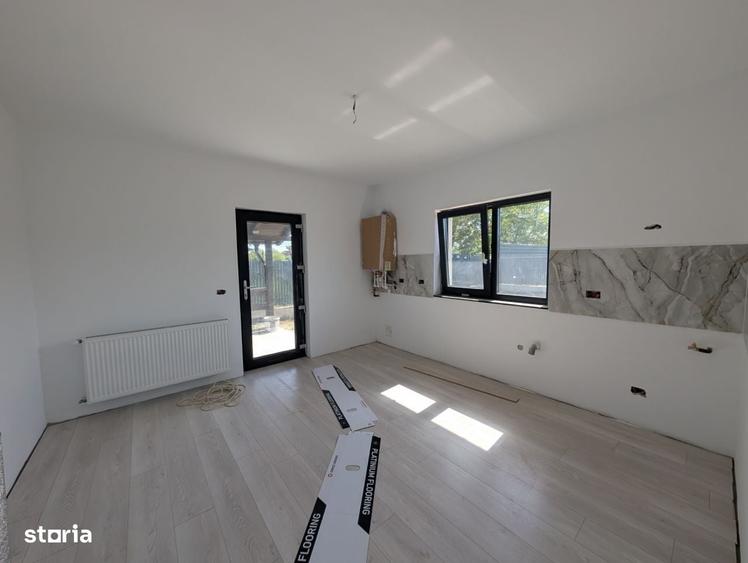 Casă cu 4 camere în Lilieci