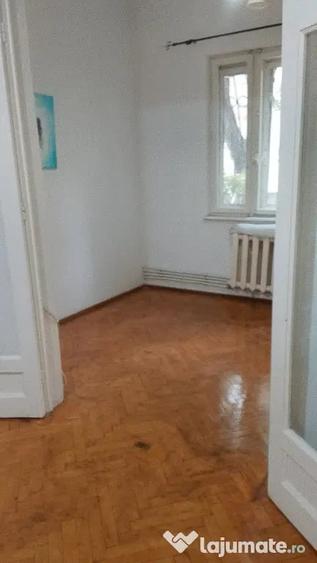 Apartament cu 3 camere decomandat în Universitate