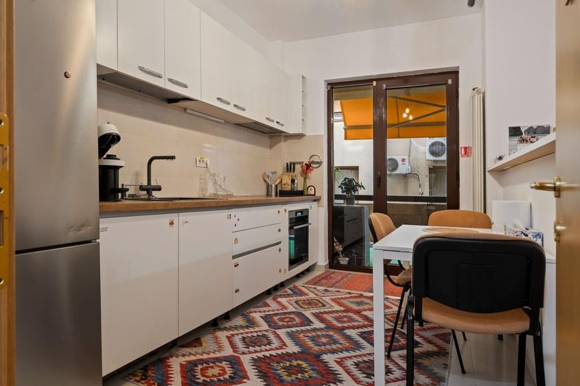 Apartament cu 3 camere semidecomandat, mobilat în Herăstrău