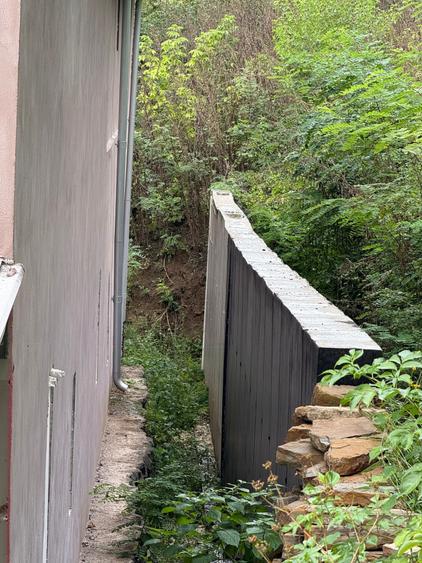 Casă cu 4 camere în Exterior Vest