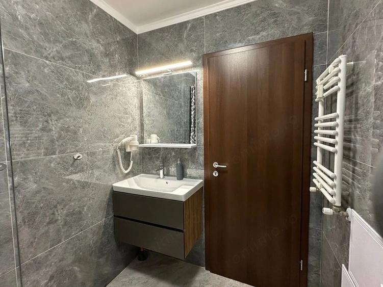 Apartament cu 2 camere semidecomandat în Poarta 6