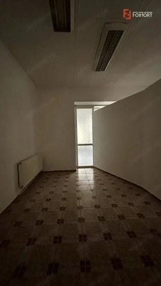 Apartament cu 3 camere semidecomandat în Gării