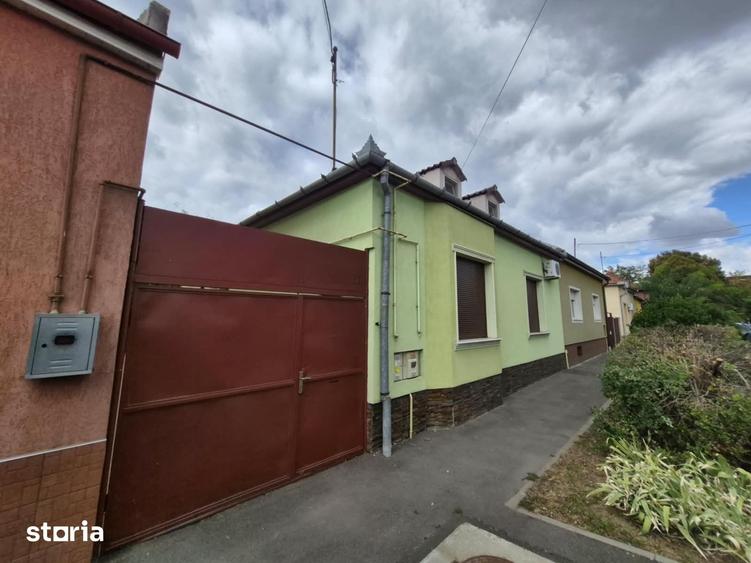 Casă cu 4 camere cu Teren 421 Mp în Funcționarilor
