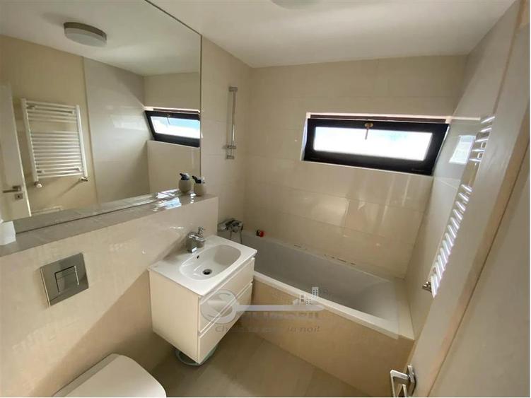 Duplex cu 4 camere cu Teren 250 Mp în Bucium