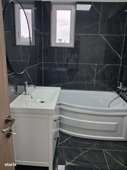 Apartament cu 3 camere decomandat în Exterior Vest