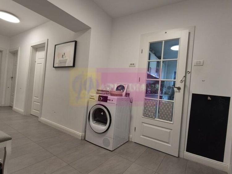 Apartament cu 3 camere decomandat, mobilat în Splaiul Unirii
