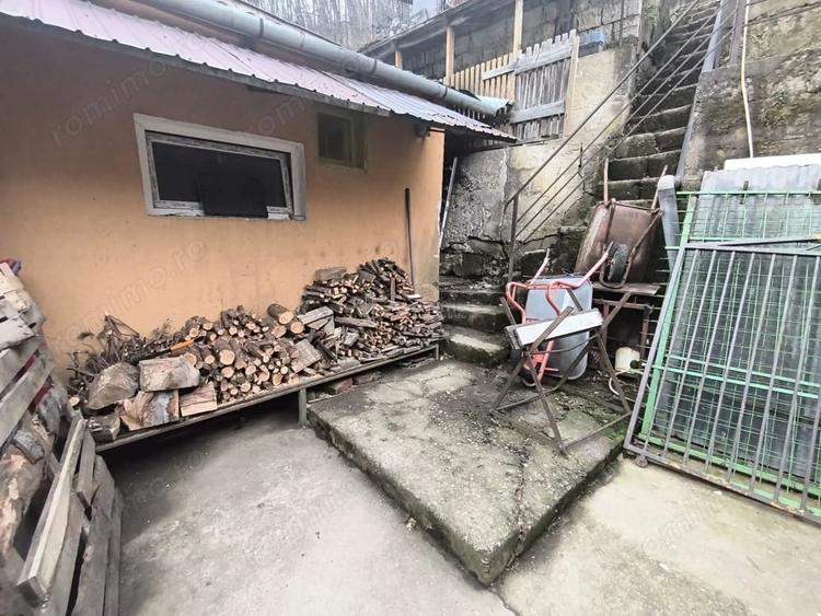 Casă cu Teren 180 Mp în Muncitoresc