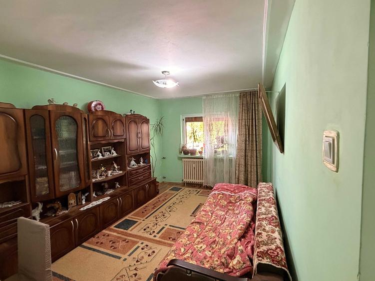Apartament cu 2 camere decomandat în Târgu Cucu
