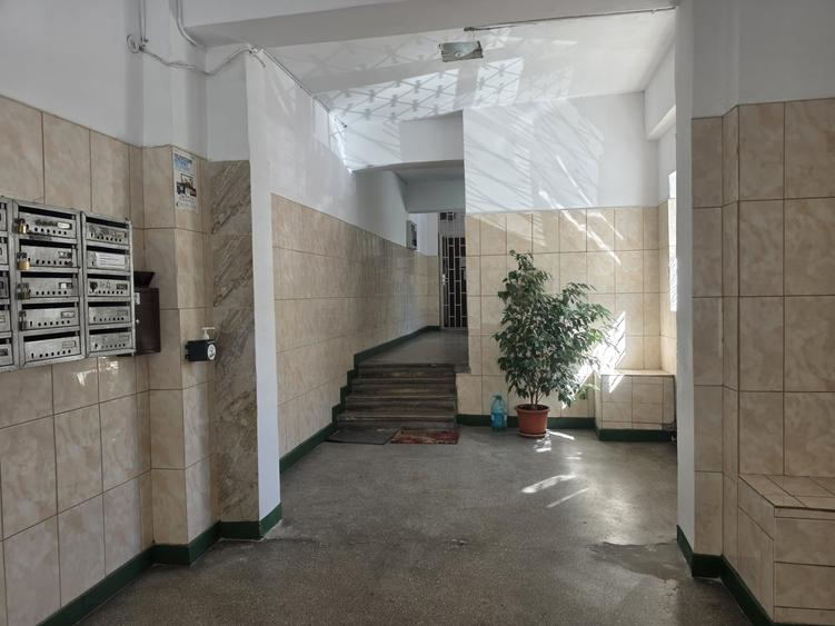 Apartament cu 2 camere decomandat în Moșilor