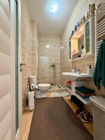 Apartament cu 3 camere semidecomandat în Nord