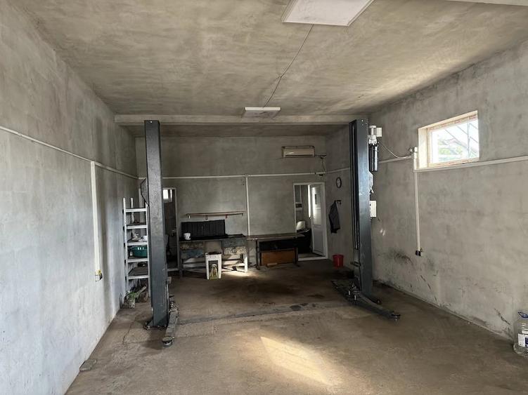 Spațiu comercial, de 80 mp, în Malu Mare