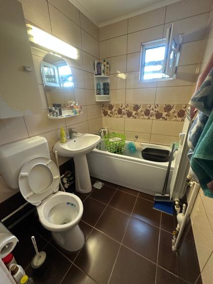 Apartament cu 2 camere semidecomandat în Rahova