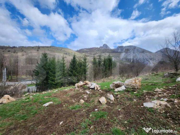 Casă cu 2 camere cu Teren 1150 Mp în Aiudul de Sus