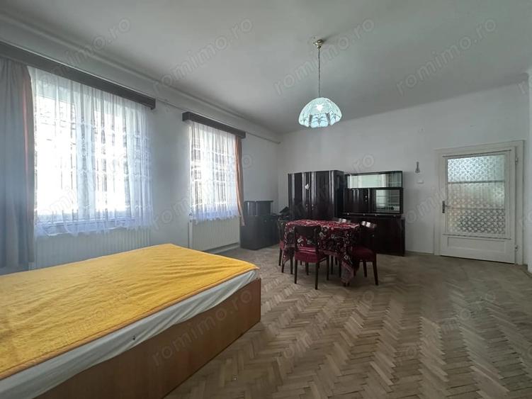 Apartament cu 2 camere semidecomandat în Centrul Istoric