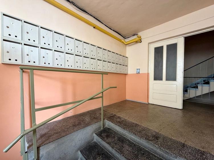 Apartament cu 2 camere decomandat, mobilat în Central