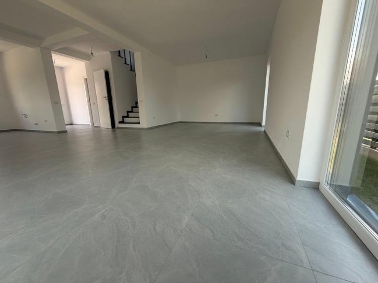 Casă individuală cu 4 camere cu Teren 600 Mp în Tărlungeni