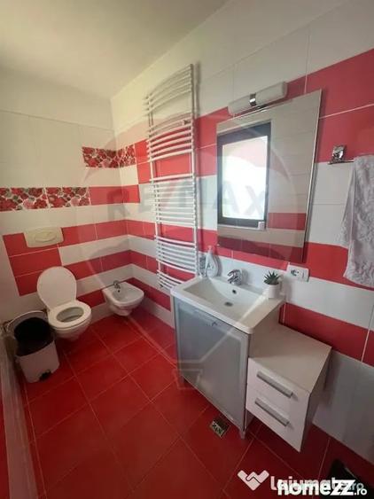 Casă cu 5 camere cu Teren 679 Mp în Central