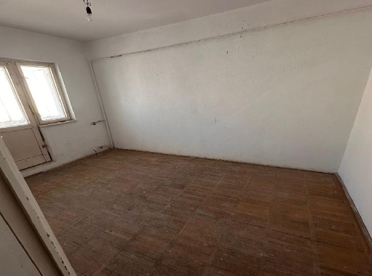 Apartament cu 2 camere decomandat în Mazepa 2