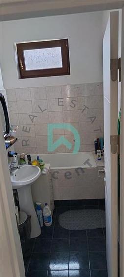 Apartament cu 3 camere decomandat în Astra