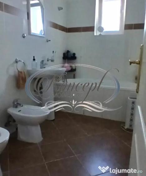 Apartament cu 3 camere semidecomandat în Andrei Mureșanu