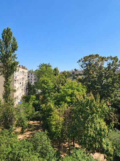 Apartament cu 2 camere decomandat în Titan