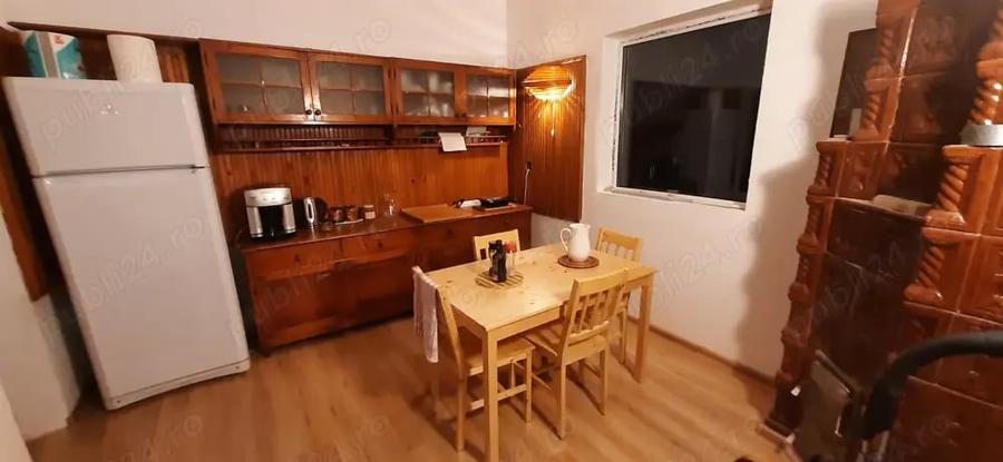 Casă cu 6 camere cu Teren 3000 Mp în Grădiștea