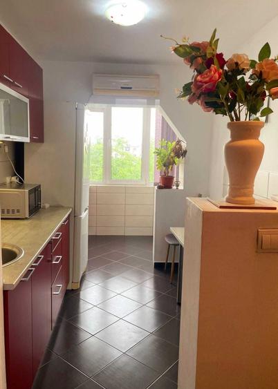 Apartament cu 2 camere decomandat în Malu Roșu