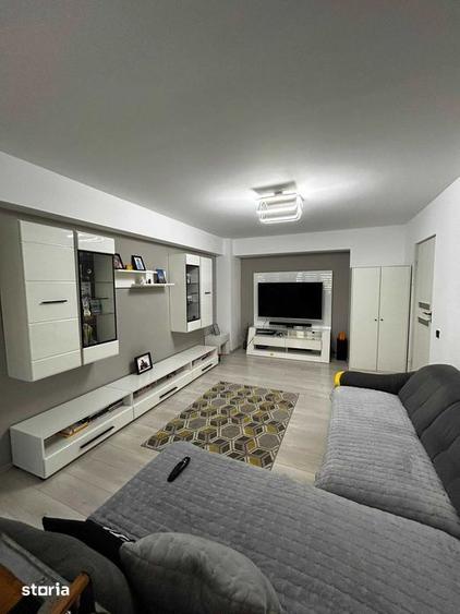 Apartament cu 3 camere decomandat, mobilat în Berceni
