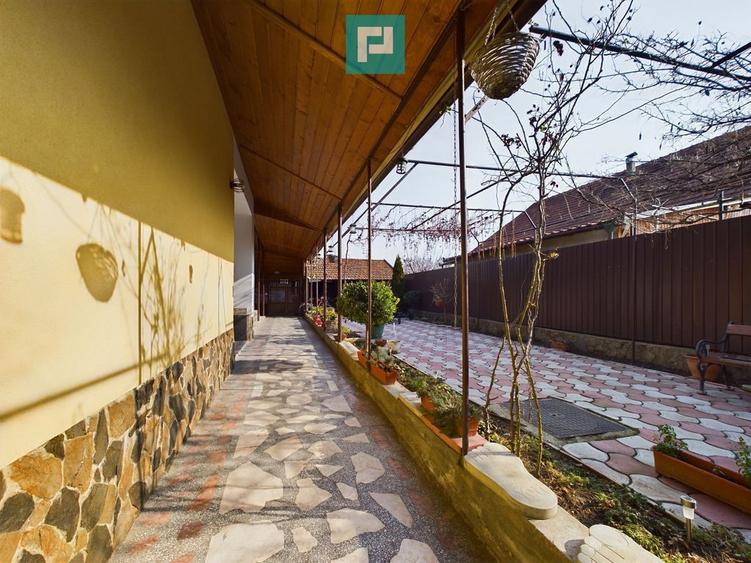 Casă cu 5 camere cu Teren 389 Mp în Central