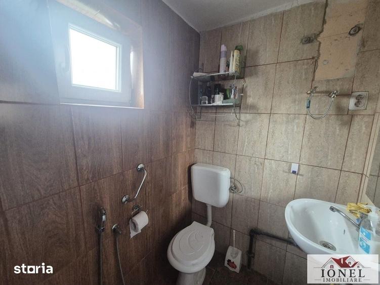 Casă cu 4 camere cu Teren 2038 Mp în Jidvei