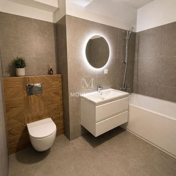 Apartament cu 3 camere decomandat în Tractorul