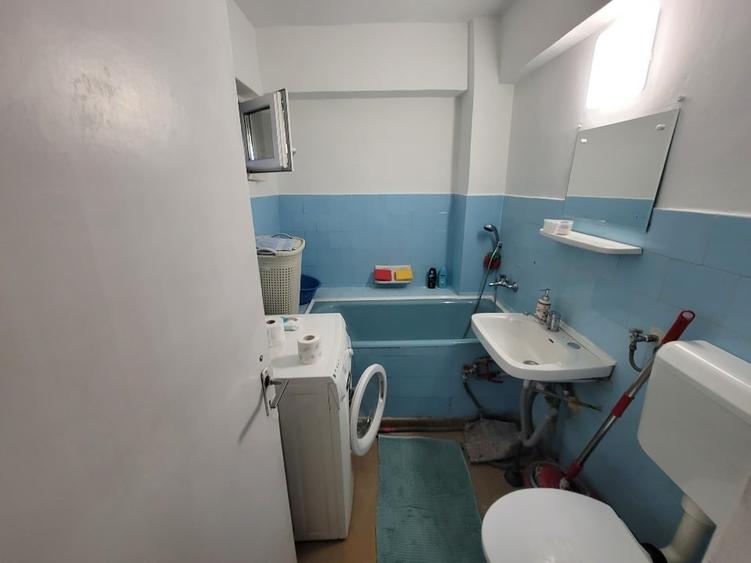Apartament cu 4 camere decomandat în Rogerius