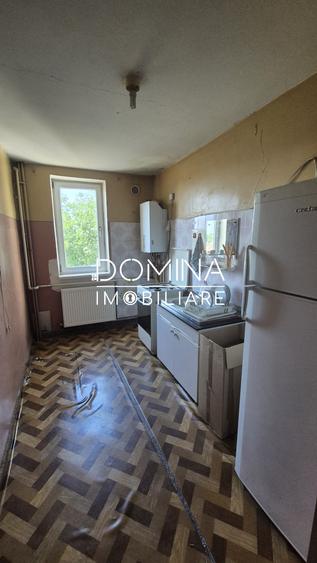 Apartament cu 3 camere decomandat, mobilat în 1 Mai