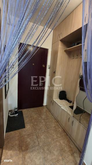 Apartament cu 3 camere decomandat în Pandurilor
