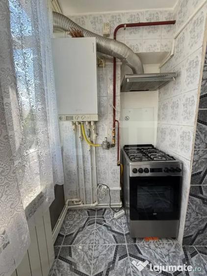 Apartament de vanzare, 2 camere decomandate, etaj 1, loc de - 9