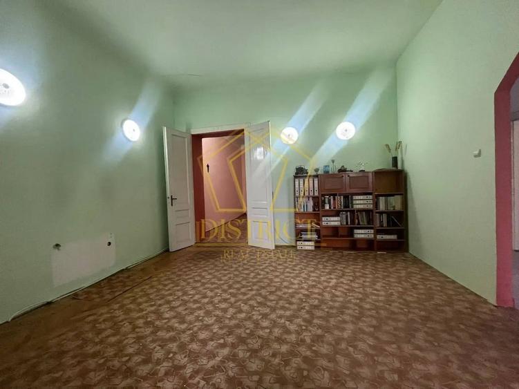 Apartament cu 5 camere semidecomandat în Elisabetin