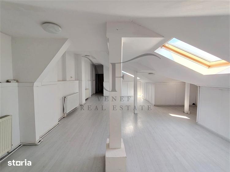 Casă cu 9 camere cu Teren 212 Mp în Eminescu