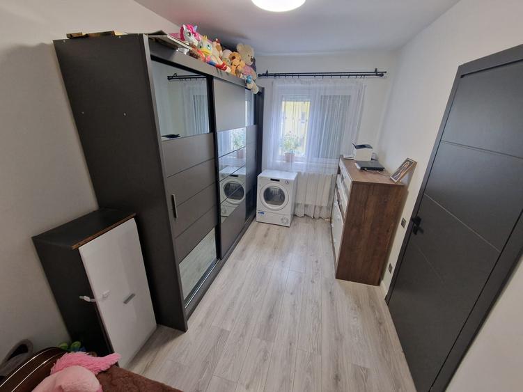 Apartament cu 2 camere decomandat în Exterior Vest