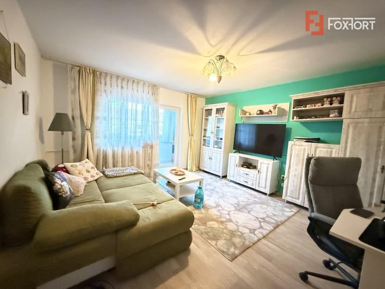 Apartament cu 3 camere decomandat, mobilat în Bucovina
