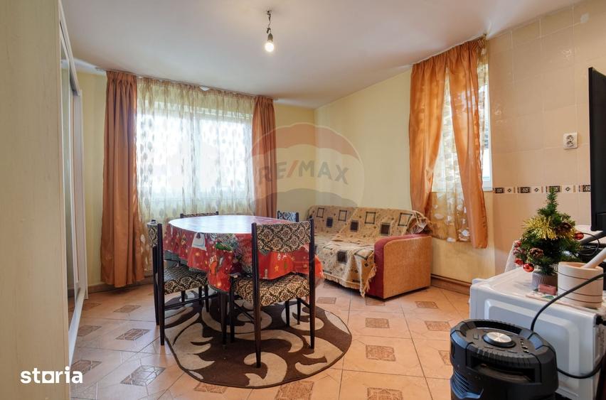 Casă cu 6 camere cu Teren 416.37 Mp în Bartolomeu