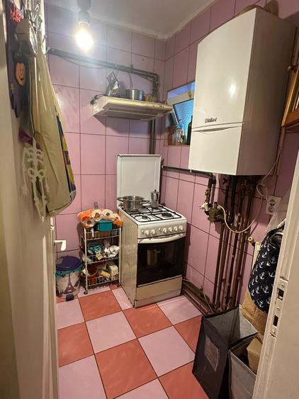 Apartament cu 3 camere semidecomandat în Bucureștii Noi