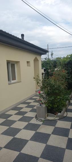 Casă individuală cu 6 camere cu Canalizare în Giulești