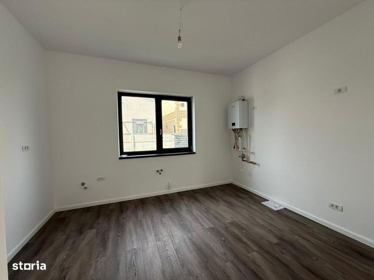 Casă cu 4 camere cu Teren 400 Mp în Prelungirea Ghencea