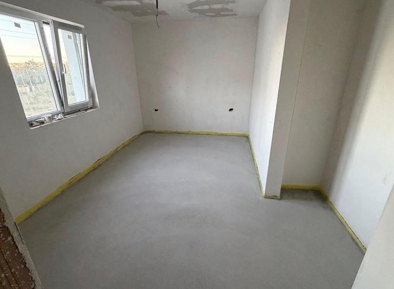 Casă individuală cu 4 camere cu Teren 250 Mp în Cetate