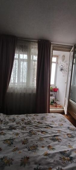Apartament cu 3 camere semidecomandat în Titan