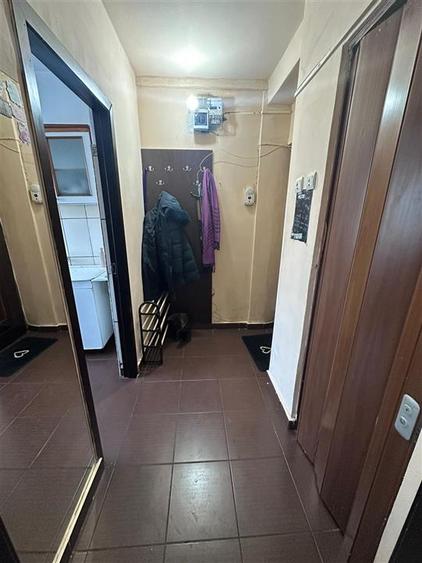 Apartament cu 2 camere semidecomandat în Podu Roș