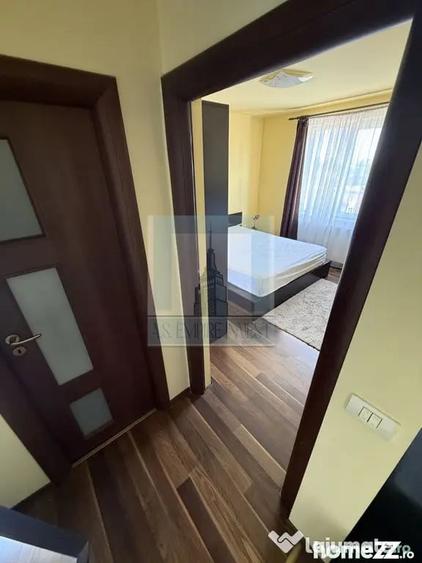 Apartament cu 3 camere decomandat în Astra