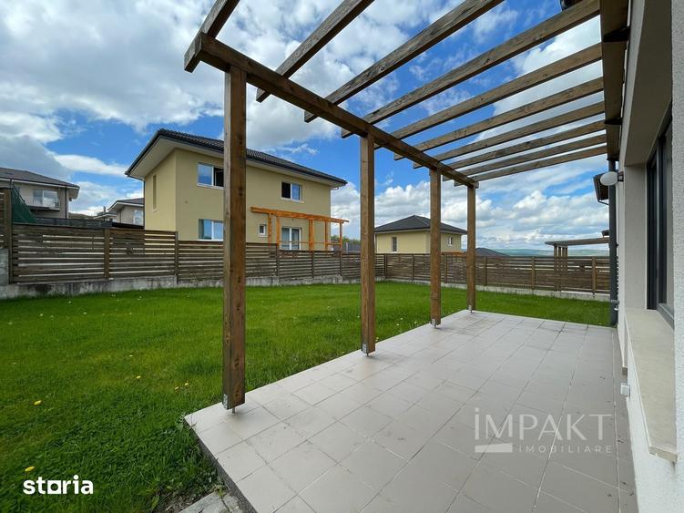 Casa / Vila cu 4 camere de inchiriat - Dezmir - 12