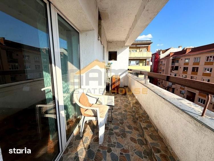 Apartament cu 3 camere semidecomandat în Central